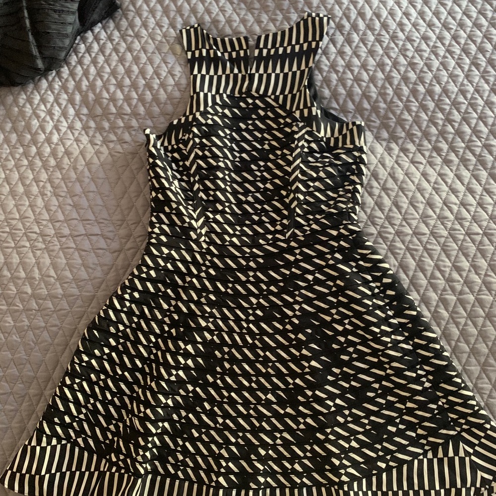 Dress - Picture 2 of 6